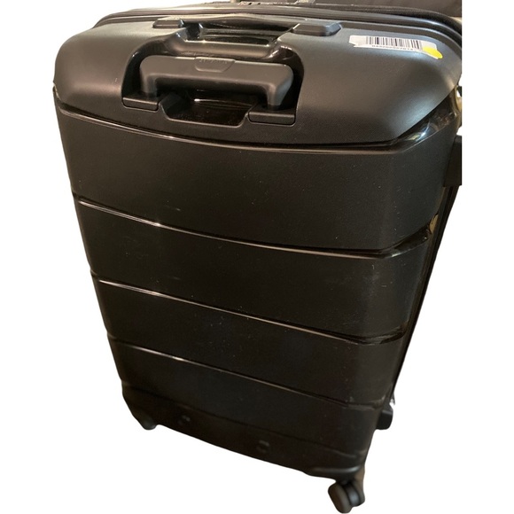 SAMSONITE OUTLINE PRO MEDIUM SPINNER
27” x 18.7” x 12.5” - Picture 7 of 10
